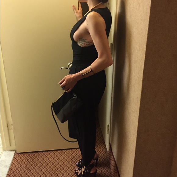 Black romper, fits like a size 4, well tailored, cropped leg - Picture 2 of 2